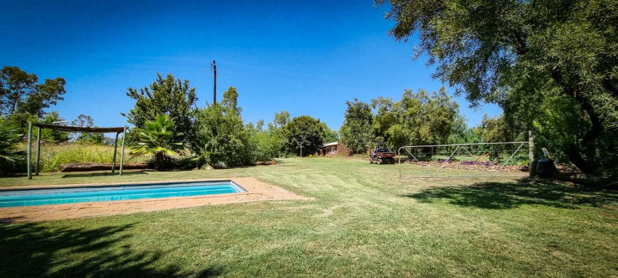 10 Bedroom Property for Sale in Skeerpoort North West